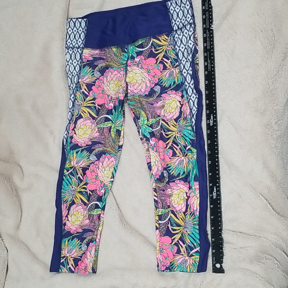 Breathe by Body Glove capri leggings